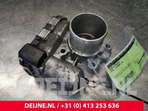 Used Throttle body Opel Vivaro Price € 48,40 Inclusive VAT offered by van Deijne Onderdelen Uden B.V.