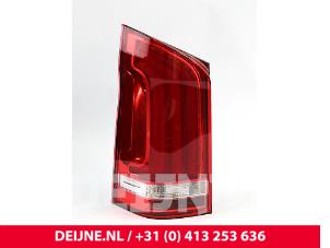 Neue Rücklicht links Mercedes Vito Preis € 242,00 Mit Mehrwertsteuer angeboten von van Deijne Onderdelen Uden B.V.