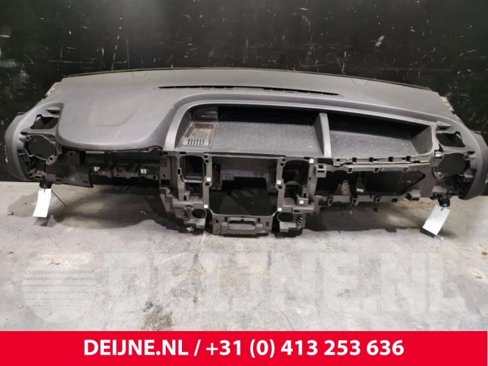 Usados Salpicadero Renault Trafic (1FL/2FL/3FL/4FL) Precio € 544,50 IVA incluido ofrecido por van Deijne Onderdelen Uden B.V.