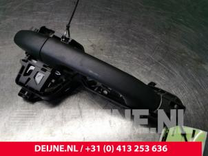Used Door handle 2-door, right Mercedes Sprinter 5t (907.6) Price € 42,35 Inclusive VAT offered by van Deijne Onderdelen Uden B.V.