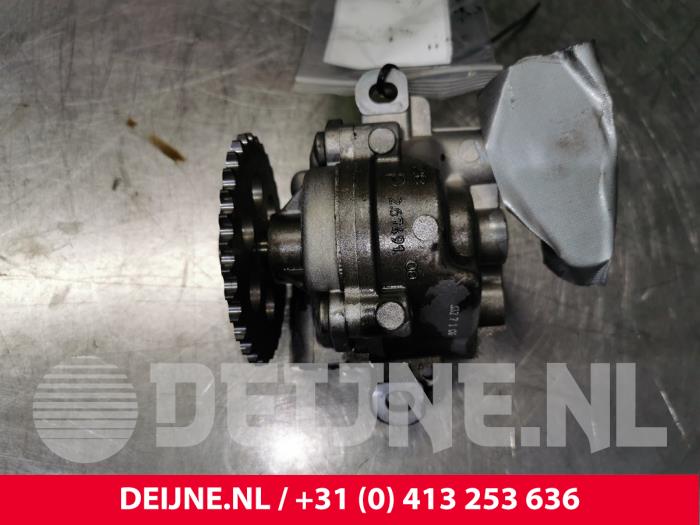 Używane Pompa oleju Ford Transit 2.2 TDCi 16V Cena € 72,60 Z VAT oferowane przez van Deijne Onderdelen Uden B.V.