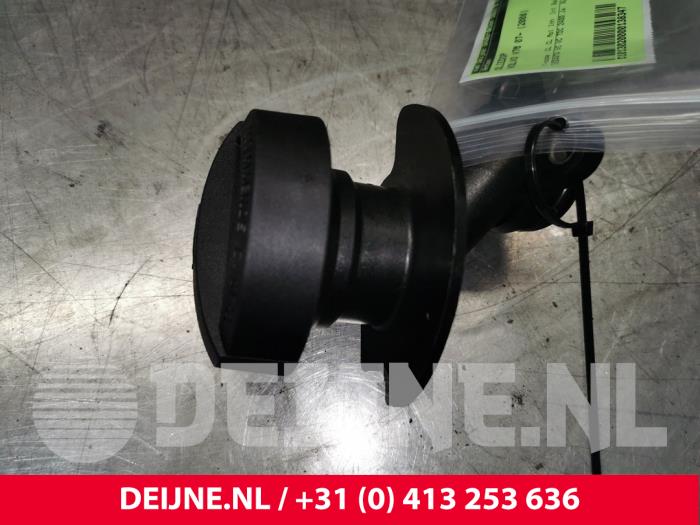 Gebrauchte Ölkappe Volvo V70 (BW) 2.4 D5 20V Preis € 10,00 Margenregelung angeboten von van Deijne Onderdelen Uden B.V.