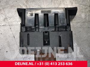 Used Frontscreen heating switch Volkswagen Transporter T6 2.0 TDI 150 Price € 24,20 Inclusive VAT offered by van Deijne Onderdelen Uden B.V.