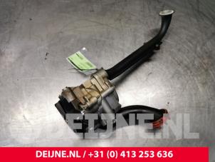 Used Oil pump Porsche Cayenne (9PA) 4.5 S V8 32V Price € 150,00 Margin scheme offered by van Deijne Onderdelen Uden B.V.