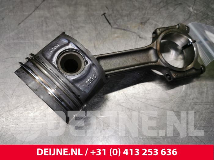 Usagé Piston Nissan NV 200 Evalia (M20M) 1.5 dCi 90 Prix € 121,00 Prix TTC proposé par van Deijne Onderdelen Uden B.V.