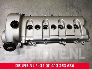 Used Rocker cover Porsche Cayenne (9PA) 4.5 S V8 32V Price € 70,00 Margin scheme offered by van Deijne Onderdelen Uden B.V.