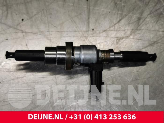 Adblue Injektor van een Nissan NV 200 Evalia (M20M) 1.5 dCi 90 2014