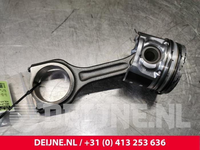 Usagé Bielle Volvo V40 (MV) 1.6 D2 Prix € 120,00 Règlement à la marge proposé par van Deijne Onderdelen Uden B.V.