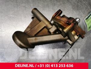 Used Oil pump Porsche Cayenne (9PA) 3.2 V6 24V Price € 120,00 Margin scheme offered by van Deijne Onderdelen Uden B.V.