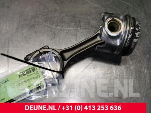 Used Piston Volkswagen Crafter 2.5 TDI 30/32/35/46/50 Price € 121,00 Inclusive VAT offered by van Deijne Onderdelen Uden B.V.