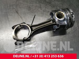Używane Tlok Volkswagen Crafter 2.5 TDI 30/32/35/46/50 Cena na żądanie oferowane przez van Deijne Onderdelen Uden B.V.