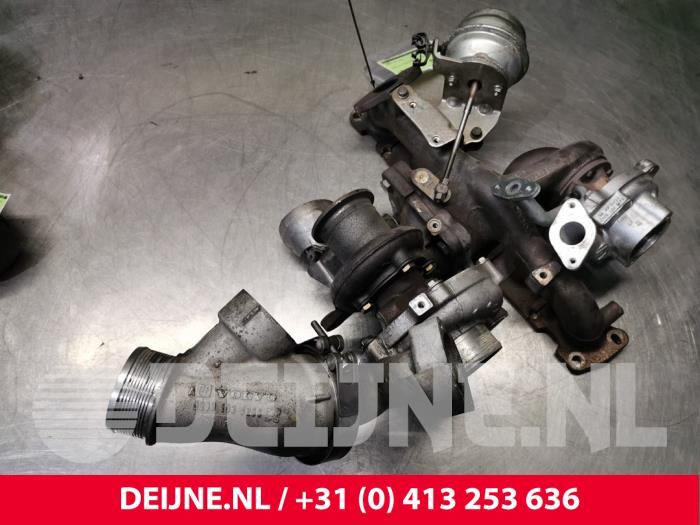 Turbo van een Volvo V60 I (FW/GW) 2.4 D6 20V Plug-in Hybrid AWD 2014