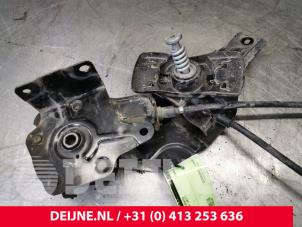 Used Spare wheel mechanism Nissan NV 400 2.3 dCi 110 16V Price € 108,90 Inclusive VAT offered by van Deijne Onderdelen Uden B.V.