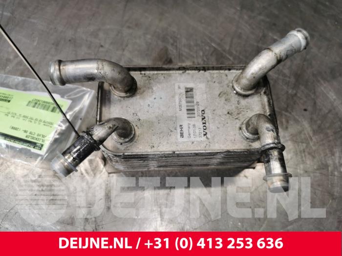 Gebrauchte Ölkühler Volvo C70 (MC) 2.4 D5 20V Preis € 50,00 Margenregelung angeboten von van Deijne Onderdelen Uden B.V.