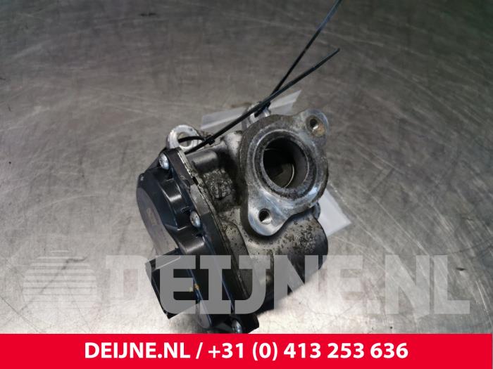 Válvula EGR de un Opel Movano 2.3 CDTi 16V FWD 2019