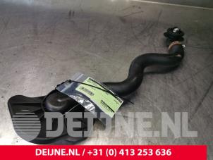 Gebrauchte Öl Füllrohr Renault Master III (ED/HD/UD) 2.5 dCi 16V 100 Preis € 36,30 Mit Mehrwertsteuer angeboten von van Deijne Onderdelen Uden B.V.