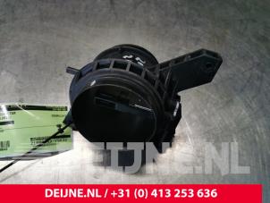 Usagé Débitmètre Volvo V40 (MV) 1.6 D2 Prix € 40,00 Règlement à la marge proposé par van Deijne Onderdelen Uden B.V.