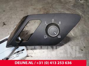 Używane Przelacznik lusterka Volkswagen Golf VII (AUA) 1.4 GTE 16V Cena € 19,00 Procedura marży oferowane przez van Deijne Onderdelen Uden B.V.