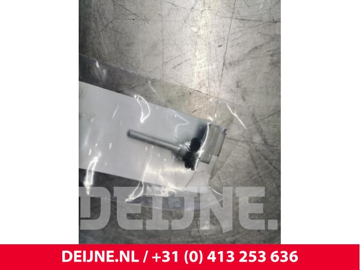 Begagnade Innetemperatursensor Volvo XC90 Pris € 30,00 Marginaltabell erbjuds av van Deijne Onderdelen Uden B.V.