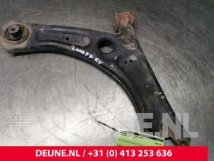 Usagé Bras de suspension bas avant droit Volkswagen Caddy III (2KA,2KH,2CA,2CH) 2.0 TDI 16V Prix € 48,40 Prix TTC proposé par van Deijne Onderdelen Uden B.V.