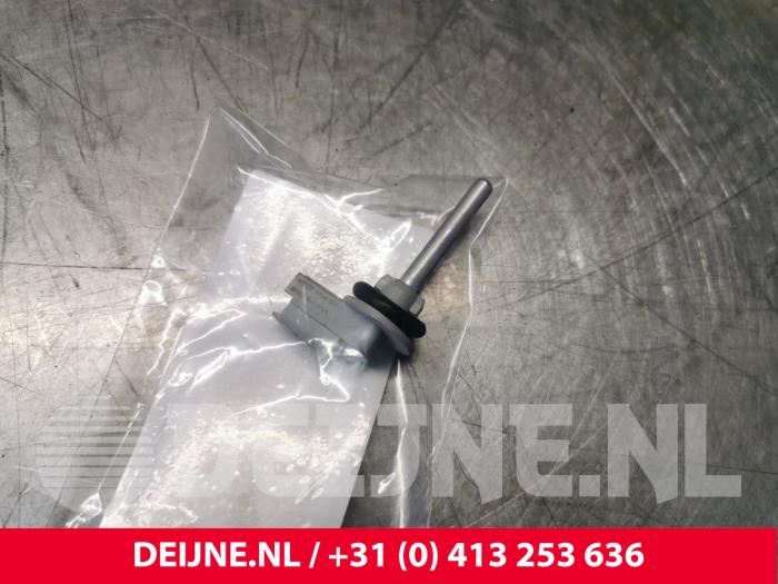 Begagnade Innetemperatursensor Volvo XC90 Pris € 30,00 Marginaltabell erbjuds av van Deijne Onderdelen Uden B.V.