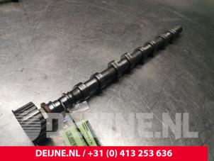 Używane Walek rozrzadu Renault Master III (FD/HD) 2.5 dCi 16V Cena € 90,75 Z VAT oferowane przez van Deijne Onderdelen Uden B.V.