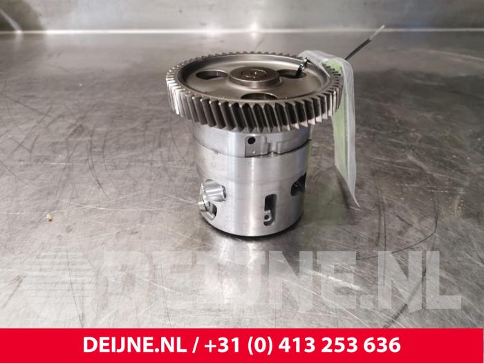 Pompe à huile d'un Mercedes-Benz C (W205) C-220 2.2 CDI BlueTEC, C-220 d 16V 2015