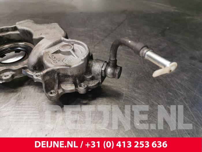 Pompe à vide (diesel) d'un Iveco New Daily VI 33.210, 35.210 2016