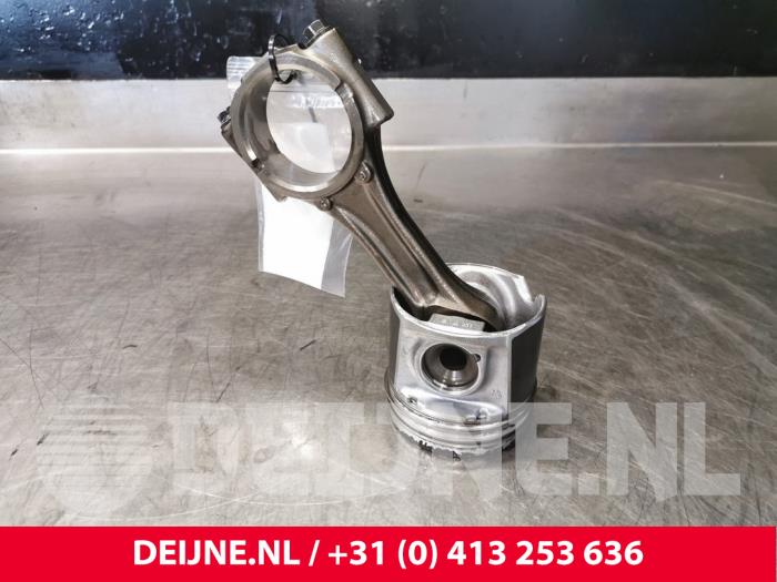 Usados Pistón Iveco New Daily VI 33.210, 35.210 Precio € 151,25 IVA incluido ofrecido por van Deijne Onderdelen Uden B.V.
