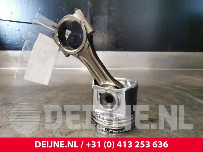 Usados Pistón Iveco New Daily VI 33.210, 35.210 Precio € 151,25 IVA incluido ofrecido por van Deijne Onderdelen Uden B.V.
