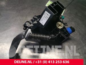 Gebrauchte Kupplungspedal Fiat Talento 1.6 EcoJet BiTurbo 125 Preis auf Anfrage angeboten von van Deijne Onderdelen Uden B.V.