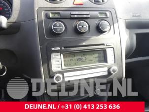 Used Radio/CD player (miscellaneous) Volkswagen Caddy Combi III (2KB,2KJ) 1.9 TDI Price on request offered by van Deijne Onderdelen Uden B.V.
