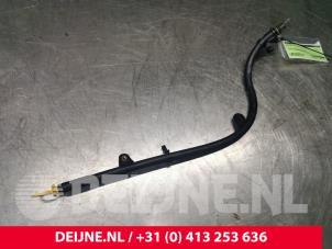 Used Oil dipstick Mercedes B (W246,242) 2.2 B-220 CDI BlueEFFICIENCY 16V Price € 25,00 Margin scheme offered by van Deijne Onderdelen Uden B.V.