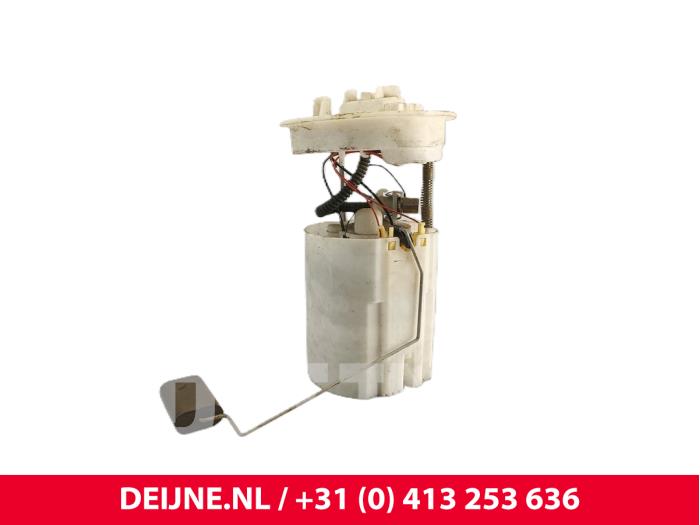 Usagé Pompe d'injection Volvo V40 (MV) 1.5 T2 16V Geartronic Prix € 50,00 Règlement à la marge proposé par van Deijne Onderdelen Uden B.V.