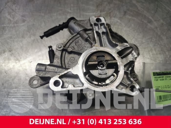 Vacuum pump (diesel) from a Fiat Scudo (270) 2.0 D Multijet 2012
