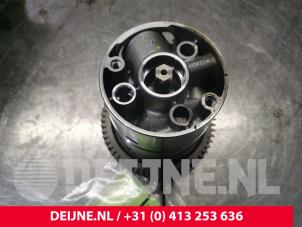 Used Oil pump Mercedes Sprinter 3t (906.61) 213 CDI 16V Price € 60,50 Inclusive VAT offered by van Deijne Onderdelen Uden B.V.