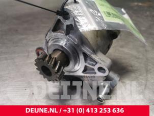 Used Vacuum pump (diesel) Mitsubishi Canter 3C13 Price € 211,75 Inclusive VAT offered by van Deijne Onderdelen Uden B.V.