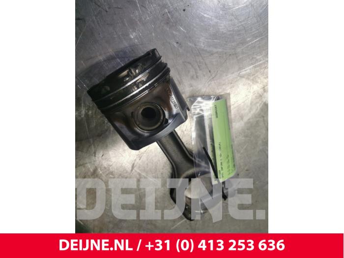 Begagnade Kolv Opel Zafira C Pris € 36,30 Inklusive moms erbjuds av van Deijne Onderdelen Uden B.V.