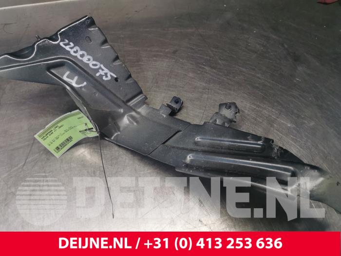 Headlight trim, left Volvo XC40 1.5 T5 Twin Engine 16V - 31469386 VOLVO