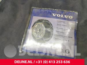 Nowe Pokrowiec na kolo Volvo XC70 (BZ) Cena € 60,50 Z VAT oferowane przez van Deijne Onderdelen Uden B.V.