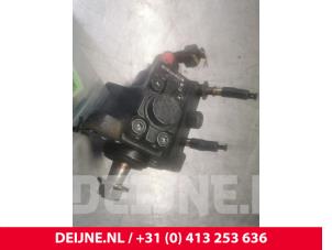 Used Mechanical fuel pump Opel Combo 1.6 CDTI 16V Price € 211,75 Inclusive VAT offered by van Deijne Onderdelen Uden B.V.