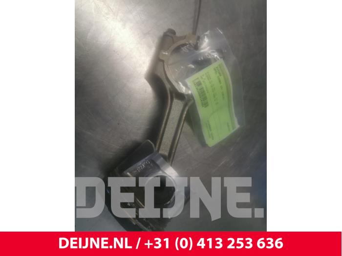 Usados Pistón Opel Combo 1.6 CDTI 16V Precio € 90,75 IVA incluido ofrecido por van Deijne Onderdelen Uden B.V.