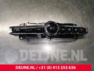 Used Radio control panel Volvo XC40 (XZ) 1.5 T5 Twin Engine 16V Price € 60,00 Margin scheme offered by van Deijne Onderdelen Uden B.V.