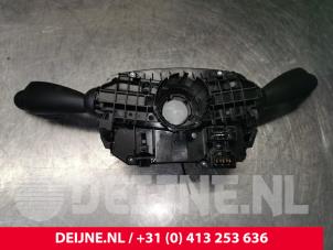 Używane Przelacznik Combi kolumny kierownicy Volvo XC40 (XZ) 1.5 T5 Twin Engine 16V Cena € 85,00 Procedura marży oferowane przez van Deijne Onderdelen Uden B.V.