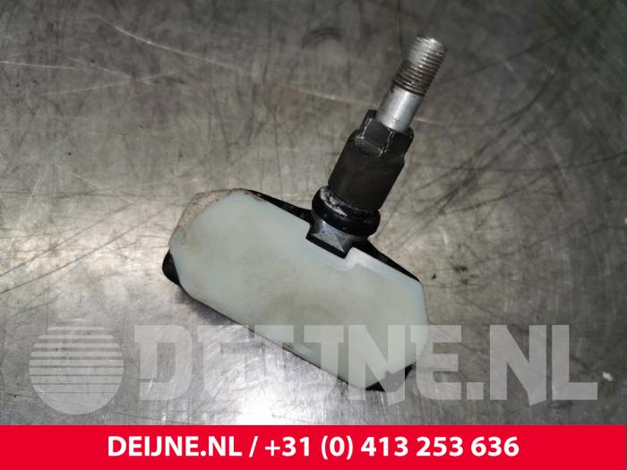 Begagnade Däcktryckssensor Tesla Model S Pris € 36,30 Inklusive moms erbjuds av van Deijne Onderdelen Uden B.V.