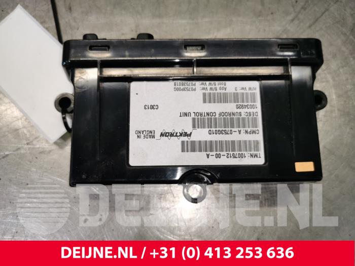 Używane Szyberdach (rózne) Tesla Model S Cena € 54,45 Z VAT oferowane przez van Deijne Onderdelen Uden B.V.