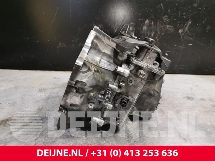 Gearbox Volvo V40 2.0 D4 16V - 36010076 D4204T14 M66