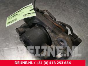 Used Front brake calliper, right Peugeot Expert (VA/VB/VE/VF/VY) 2.0 Blue HDi 120 16V Price on request offered by van Deijne Onderdelen Uden B.V.