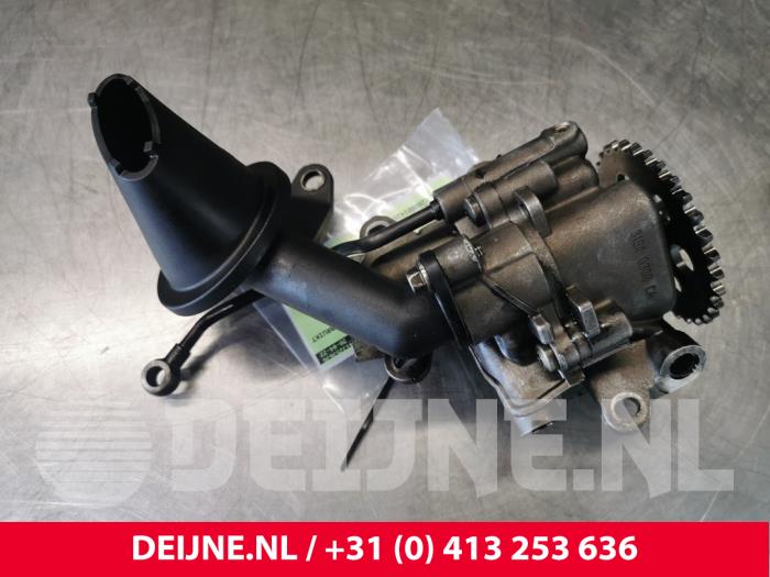 Używane Pompa oleju Ford Transit Custom 2.2 TDCi 16V FWD Cena € 60,50 Z VAT oferowane przez van Deijne Onderdelen Uden B.V.