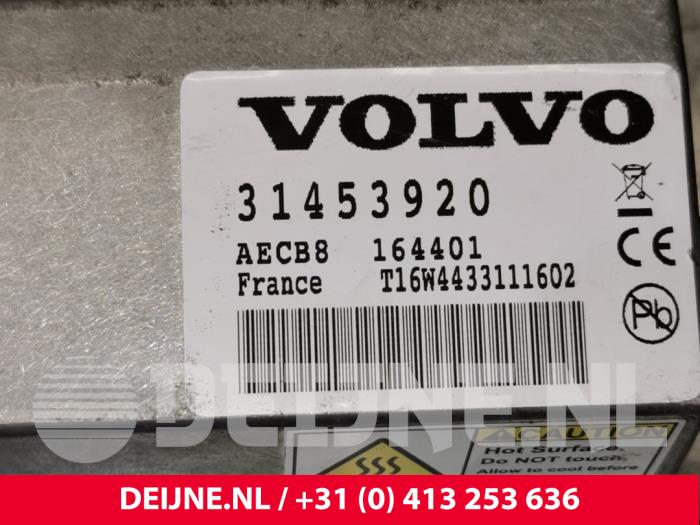 Chargeur de batterie d'un Volvo XC40 (XZ) 1.5 T5 Twin Engine 16V 2022
